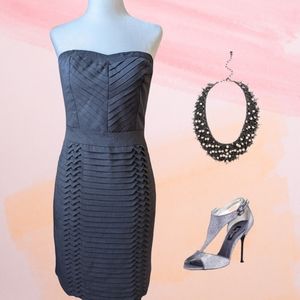 NWT ModCloth ark & co Strapless Pleated Form-fitting Dress Size Small